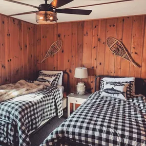 Cozy 2 Bedroom Cabin With Gas Fireplace - Image 4