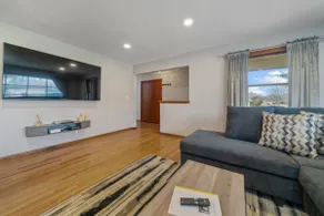 Beautifully home with 5 bedrooms - Image 2