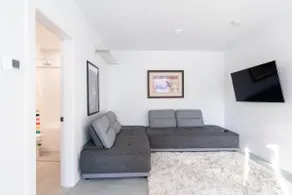 The Last Lift's Ski Hill Suite - Image 2