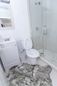 Very Nice 3 Bedrooms 2 baths with great amenities. - Image 5