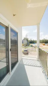 Walk to Shore | Sleeps 6 W/ W+D - Image 2