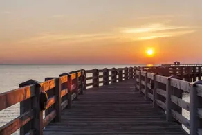 Walk to Shore | Sleeps 6 W/ W+D - Image 5