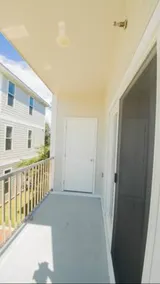 Walk to Shore | Sleeps 6 W/ W+D - Image 4