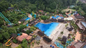 Cozy Suite with 270 Degree Mountain and Theme Park Views - Image 4