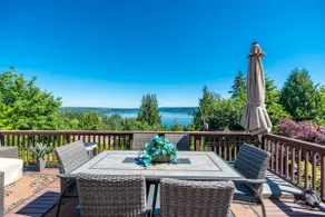 Lakeview Retreat Bellevue - Image 2