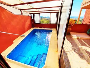 Rustic-style townhouse with pool - Image 2