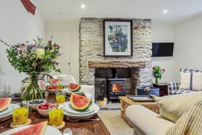 Cottages in Tranquil Hamlet - Image 2