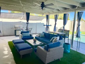Luxurious Mountain View Retreat w/Pool and Hot Tub - Image 2