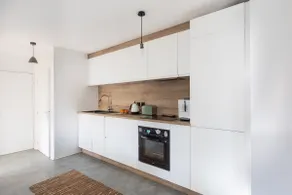 Quiet 2-bedroom · Ideal for Families & Pros · Parking & Garden - Image 4