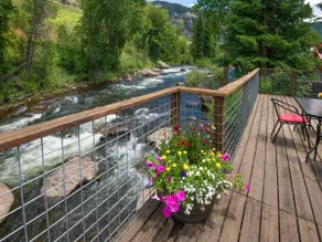 Stunning River Cabin 3BD/2BA Waterfront Deck+Views - Image 3