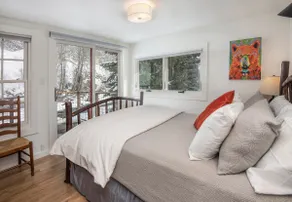 Stunning River Cabin 3BD/2BA Waterfront Deck+Views - Image 4