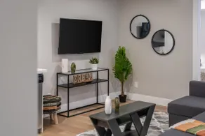 Bright & Cozy 1BR Basement Unit - Image 2