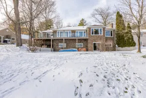 Large Lake House on Lake Buckhorn - Image 2