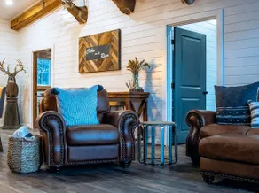 Cabin on the River - Image 3