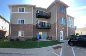 Beautiful 2 Bed 2 Bath Apartment - Image 4