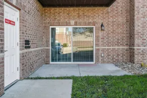 Beautiful 2 Bed 2 Bath Apartment - Image 2