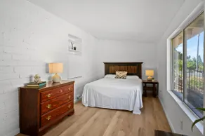 Hilltop 1 Bedroom House - Clean, Private and Quiet - Image 5