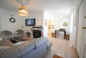 Coastal Family & Pet friendly home in Ettalong Beach - Image 4