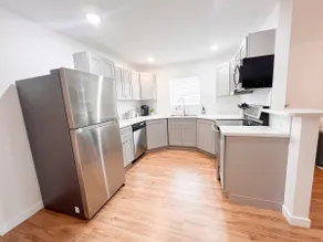 Easy Self Check In 2BD1BA Renovated  Hidden Gem - Image 4