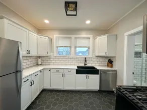 The Allen House - 3 Bedroom - 2 Full Bath - Private Gorgeous Apartment - Sleeps 8 - Image 3