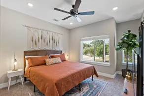 Casita-King Beds/BigTVs-Downtown/Bars/Restaurants - Image 2