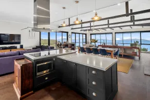 Hamptons on the Bay - Image 5