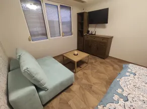 1bdr flat close to the center - Image 3