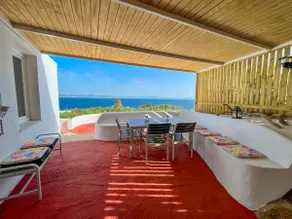 Beach Front Villa Amazing Views - Image 4