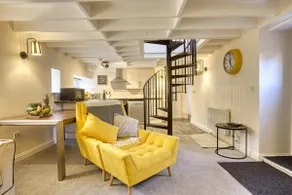 Central Bright & Homey Apartment | Pass The Keys - Image 3