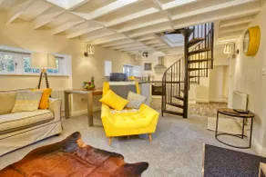 Central Bright & Homey Apartment | Pass The Keys - Image 2