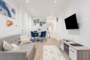 Bright and spacious Apartment - Excellent Location - Image 2