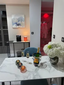 Nights at Hermès and Jacuzzi SPA, Apartment 3 - Image 4
