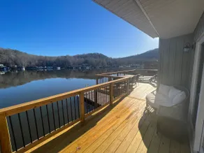 Sunny Days Lakehouse: Cozy family retreat, TEIC - Image 2