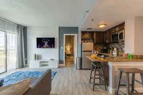 No Airbnb Fees!Universal only 1.9 miles Away 2705 - Image 4