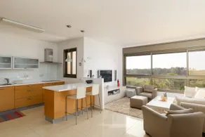 Mamad Comfort & Terrace In Ramat Aviv By Feelhome - Image 4