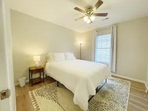 Trailside Townhouse - Close to Downtown & Bike Trails - Image 2