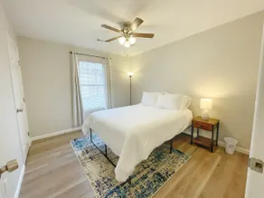 Trailside Townhouse - Close to Downtown & Bike Trails - Image 4