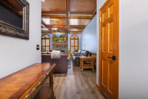 Best Value KC! 6 bedroom/5 bath/11 bed w/4 ensuite - Image 5