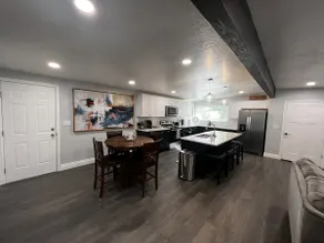 Cozy home centrally located - Image 5