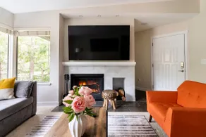 Luxury Condo-Downtown Bellevue - Image 2