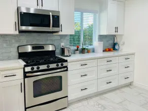 Beautiful & Quiet Home • 10 min to Beach - Image 5