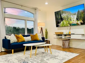 Beautiful & Quiet Home • 10 min to Beach - Image 2