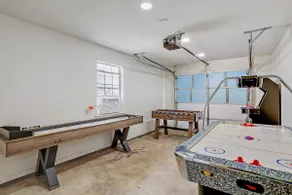 Stay Local - Game Room near Ampitheater / Baseball - Image 3