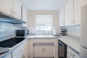 Comfort Living Near LRMC, Medical Row - Image 5