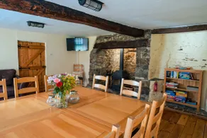 Poyers Thatched Farmhouse with Hot Tub - Image 5