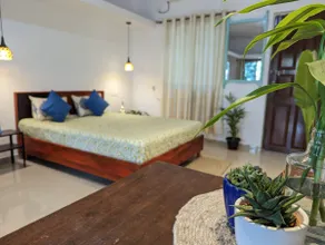 Cozy private ac studio with kitchenette - Image 5
