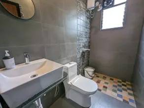 Cozy private ac studio with kitchenette - Image 3