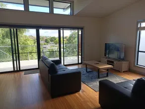 Delightful Family Home near Sovereign Hill - Image 2