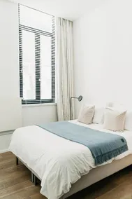 Beautiful Antwerp Holiday Home (up to 12 Guests) - Image 5