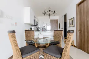 Spacious,modern apartment in the heart of Kingston - Image 4
